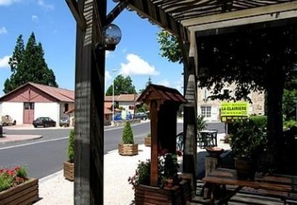 Hotel La Clairiere Chambon-sur-Dolore Экстерьер фото